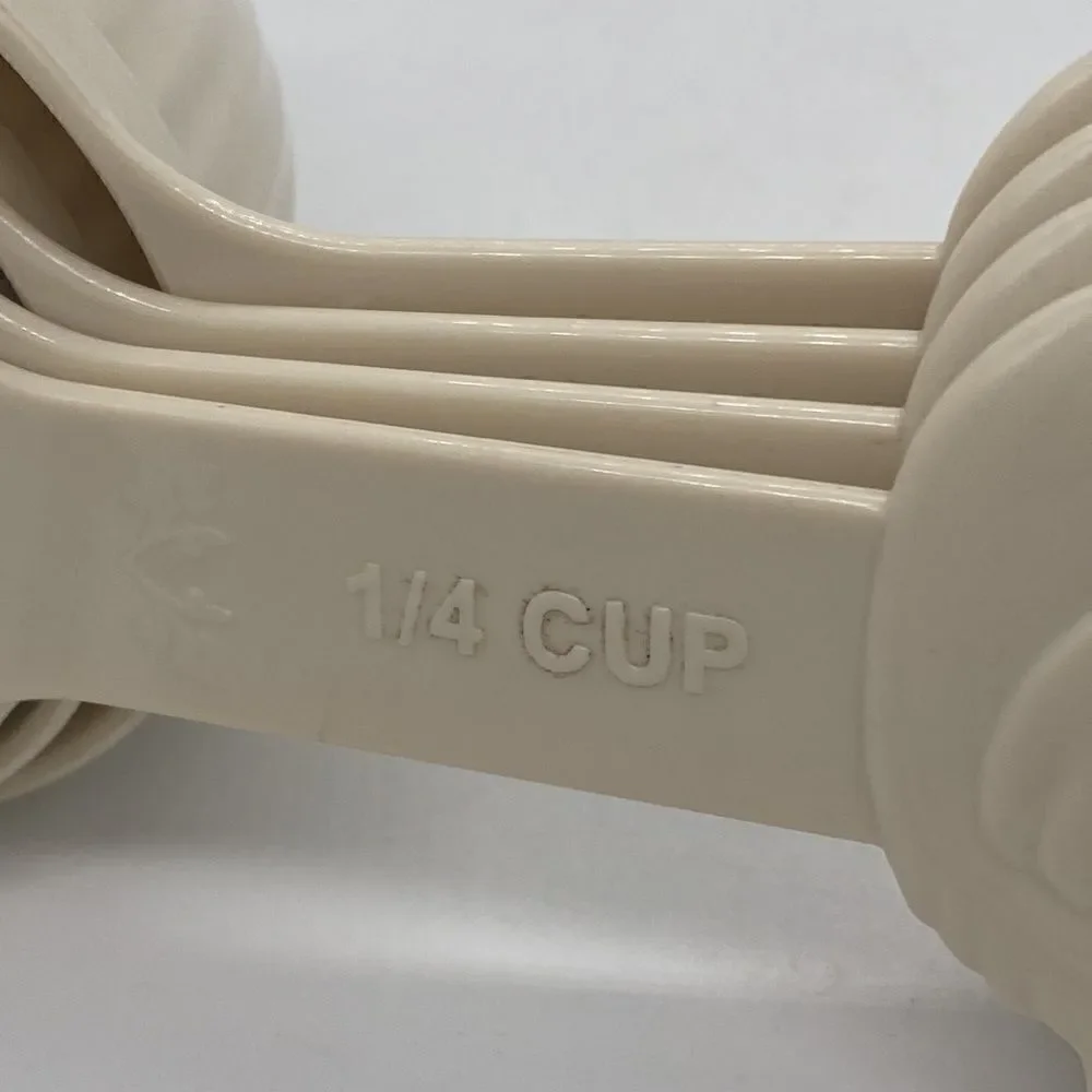 Paula Deen Signature Pantryware 4-Piece Melamine Measuring Cup Set, Cream Color